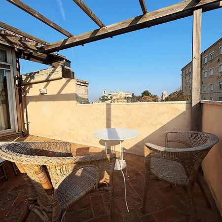 Domus Mirabilis Homestay Анкона Экстерьер фото