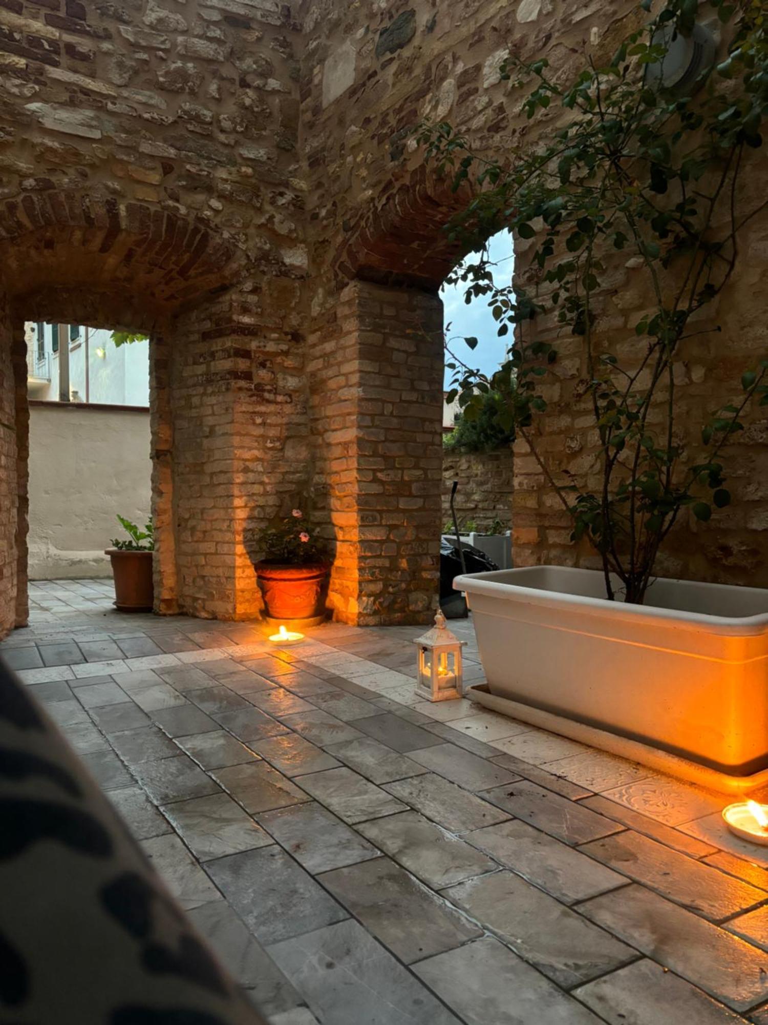 Domus Mirabilis Homestay Анкона Экстерьер фото